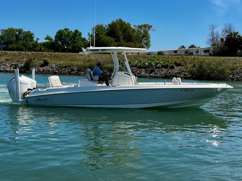 Slide: The Image of Boston Whaler 270 Dauntless 2020 - 14