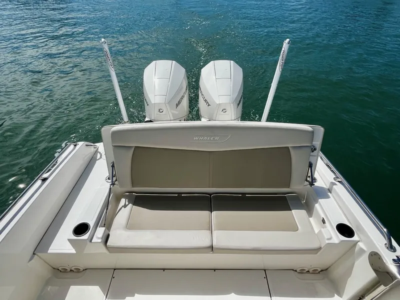 Slide: The Image of Boston Whaler 270 Dauntless 2020 - 21
