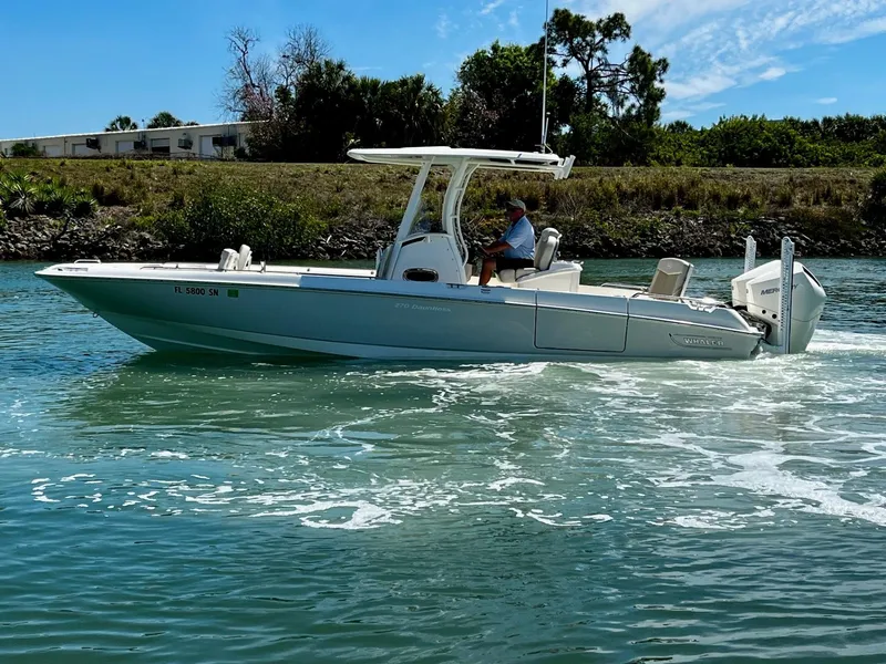 Slide: The Image of Boston Whaler 270 Dauntless 2020 - 8