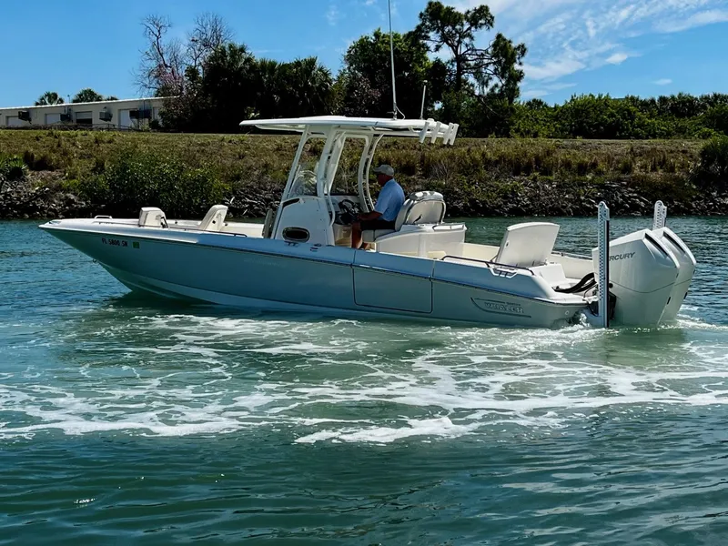 Slide: The Image of Boston Whaler 270 Dauntless 2020 - 9