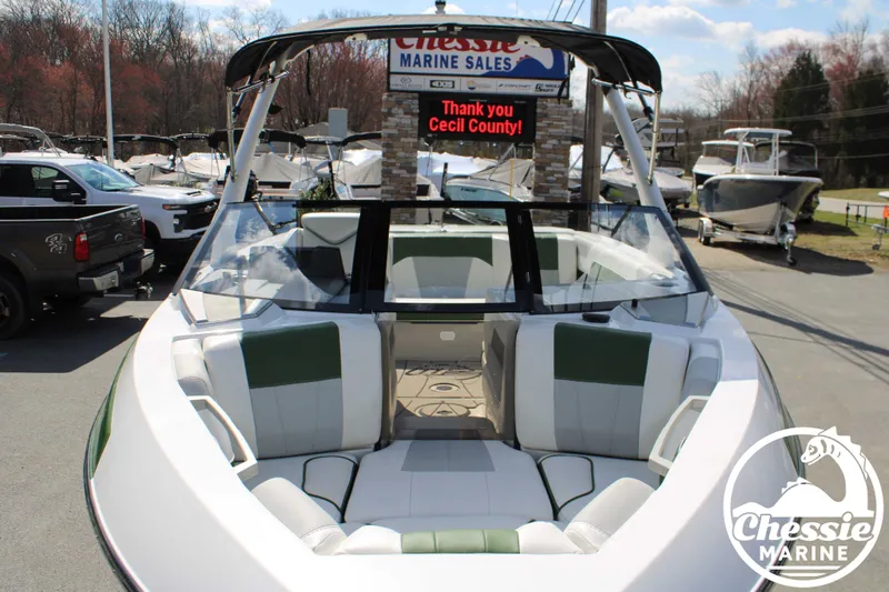 Slide: The Image of Malibu Wakesetter 20 VTX 2021 - 10