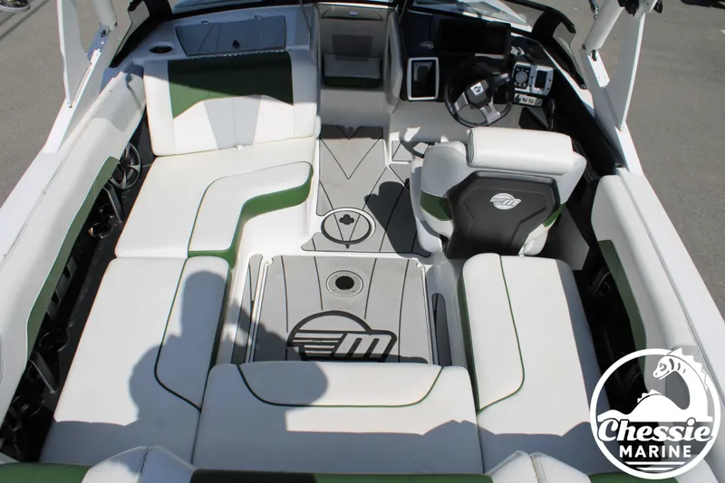 Slide: The Image of Malibu Wakesetter 20 VTX 2021 - 12