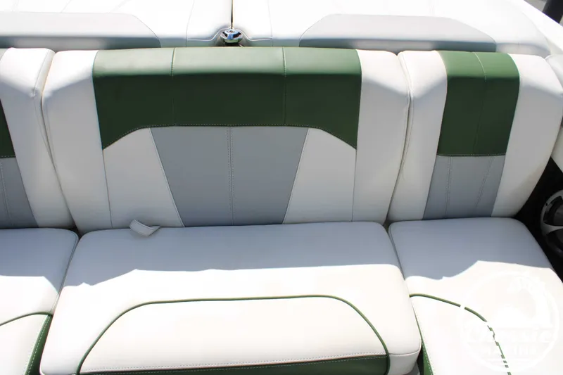 Slide: The Image of Malibu Wakesetter 20 VTX 2021 - 15