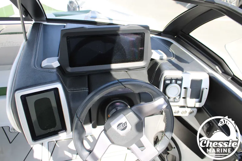 Slide: The Image of Malibu Wakesetter 20 VTX 2021 - 19