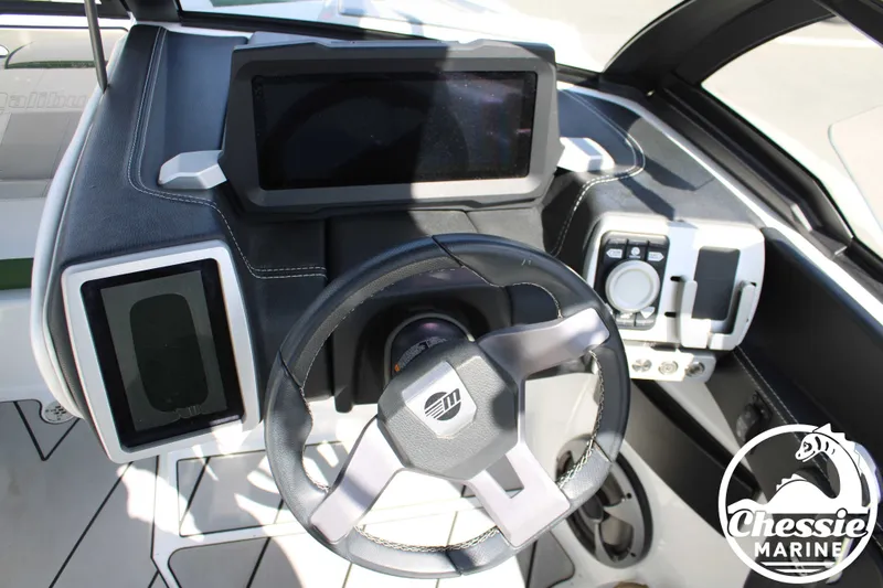 Slide: The Image of Malibu Wakesetter 20 VTX 2021 - 20