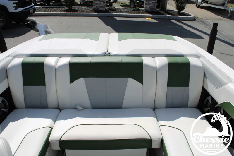 Slide: The Image of Malibu Wakesetter 20 VTX 2021 - 21