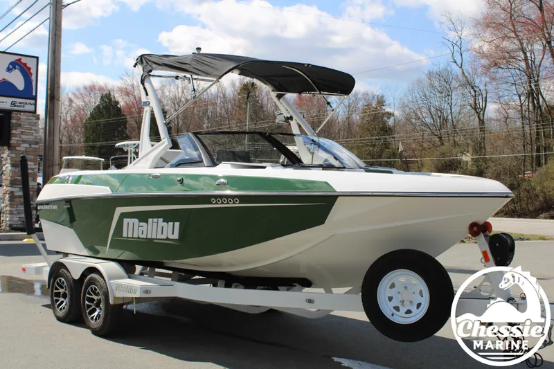 Slide: The Image of Malibu Wakesetter 20 VTX 2021 - 7