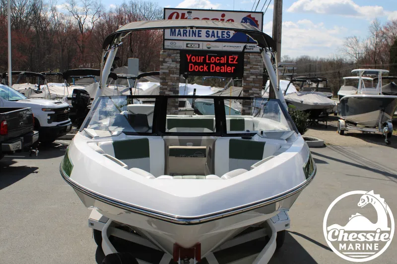 Slide: The Image of Malibu Wakesetter 20 VTX 2021 - 8