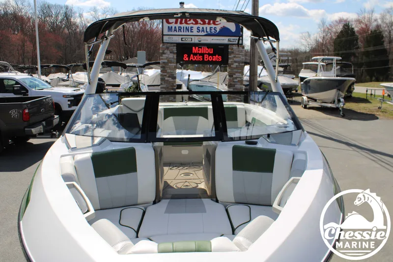 Slide: The Image of Malibu Wakesetter 20 VTX 2021 - 9