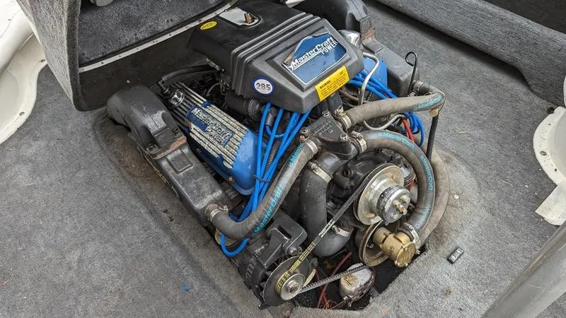 Slide: The Image of MasterCraft Maristar 225 1993 - 16