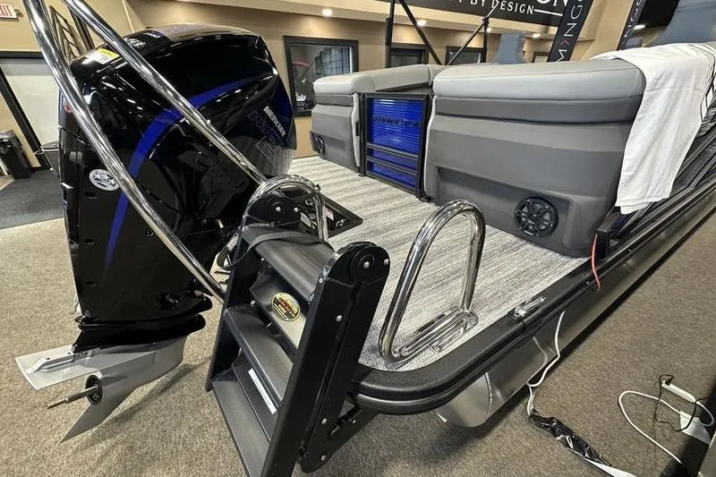 Slide: The Image of Bennington 24 M Quad Bench 2026 with motor and seating area. - 14