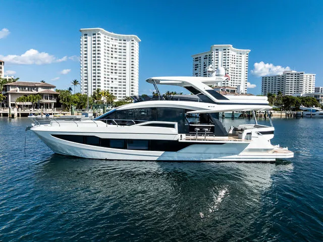 Slide: The Image of Galeon 640 Fly 2026 - 19