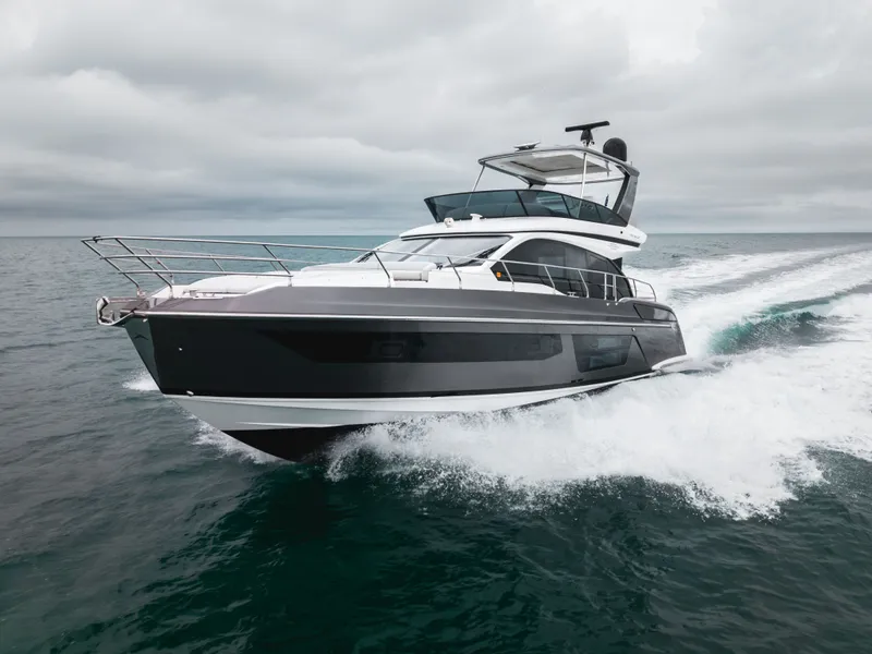 Slide: The Image of Azimut 53 FLY 2023 - 4