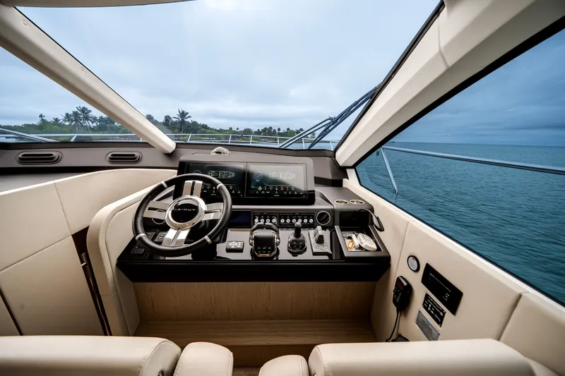 Slide: The Image of Azimut 53 FLY 2023 - 37