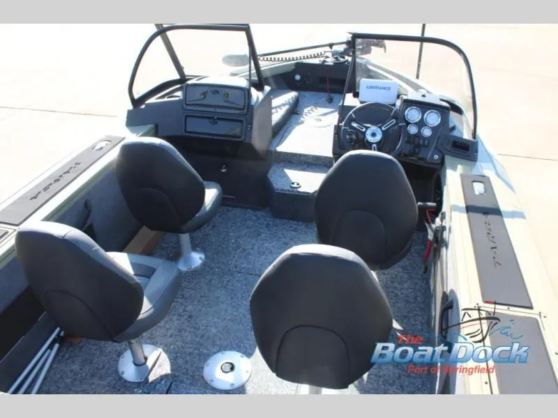 Slide: The Image of Interior of 2026 Targa V18 Combo with four seats and control console. - 9