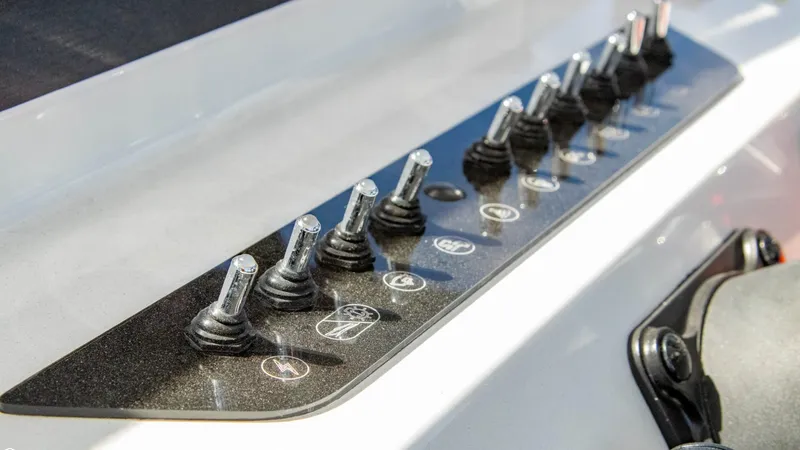 Slide: The Image of Beneteau Flyer 9 SUNdeck 2022 - 14