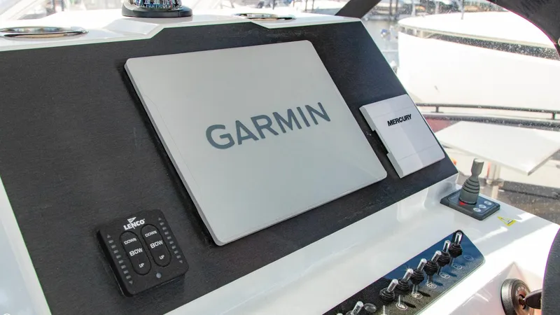 Slide: The Image of Beneteau Flyer 9 SUNdeck 2022 - 15