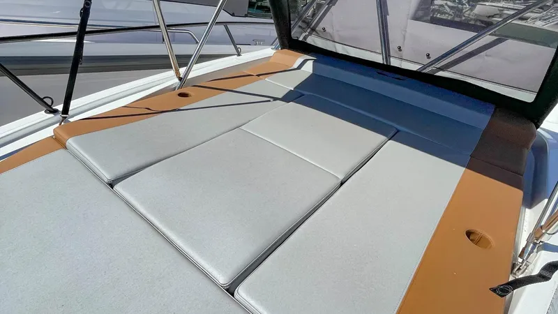 Slide: The Image of Beneteau Flyer 9 SUNdeck 2022 - 7