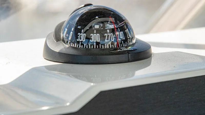 Slide: The Image of Beneteau Flyer 9 SUNdeck 2023 - 16