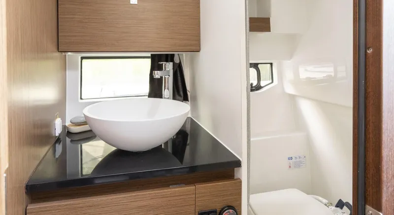 Slide: The Image of Beneteau Flyer 9 SUNdeck 2023 - 19