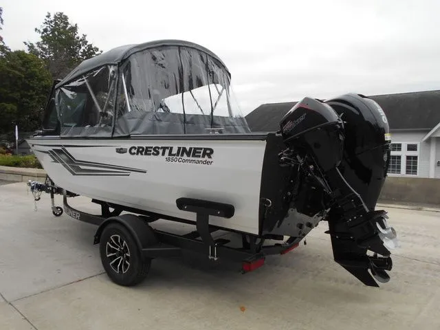 Slide: The Image of Crestliner 1850 Commander 2026 - 4