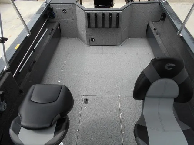 Slide: The Image of Crestliner 1850 Commander 2026 - 9