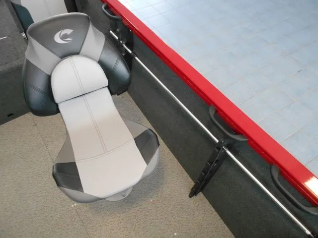 Slide: The Image of Crestliner 1650 Hawk Side Console 2025 - 13