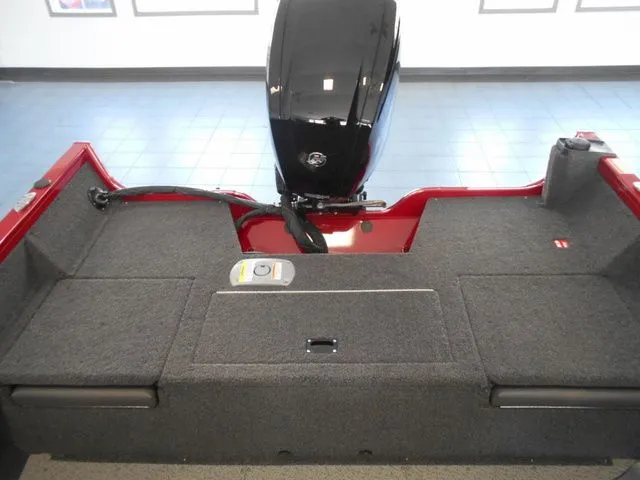 Slide: The Image of Crestliner 1650 Hawk Side Console 2025 - 15