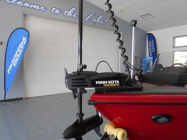 Slide: The Image of Crestliner 1650 Hawk Side Console 2025 - 4