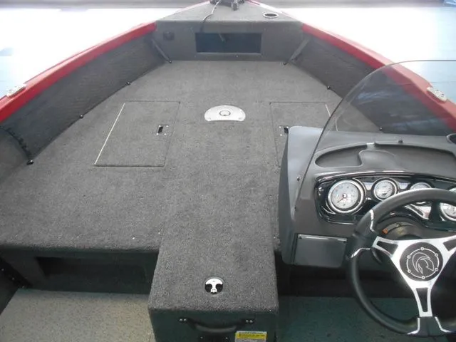 Slide: The Image of Crestliner 1650 Hawk Side Console 2025 - 7