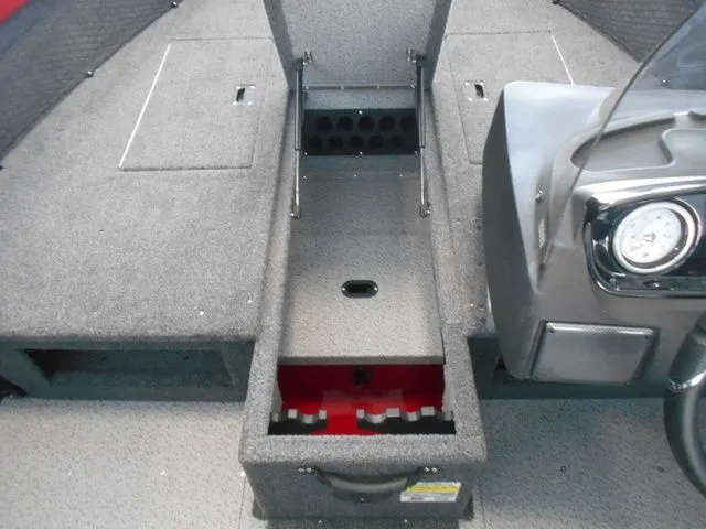 Slide: The Image of Crestliner 1650 Hawk Side Console 2025 - 8