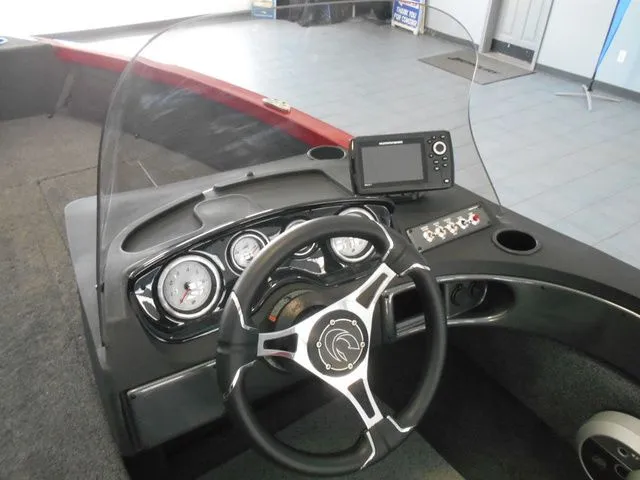 Slide: The Image of Crestliner 1650 Hawk Side Console 2025 - 9