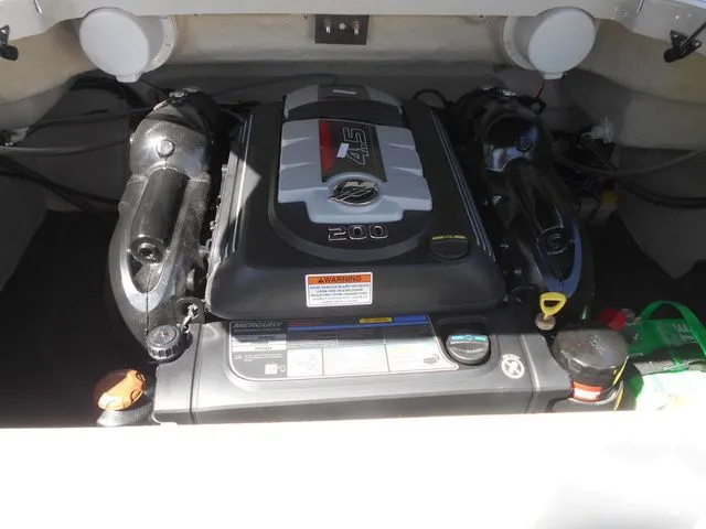 Slide: The Image of Crownline Boats 205 SS 2019 - 10