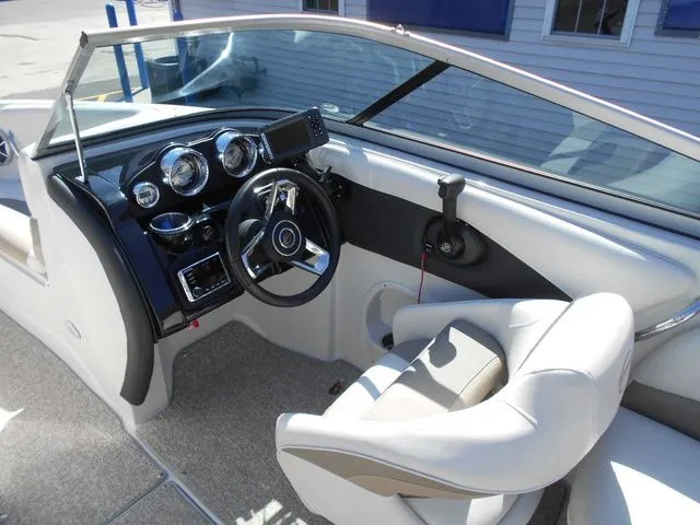 Slide: The Image of Crownline Boats 205 SS 2019 - 7