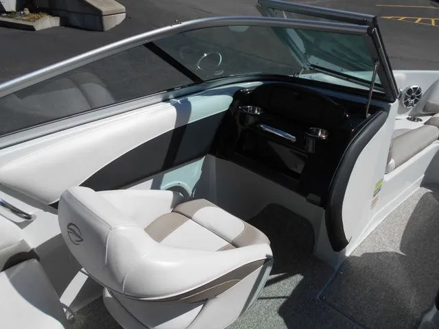 Slide: The Image of Crownline Boats 205 SS 2019 - 8