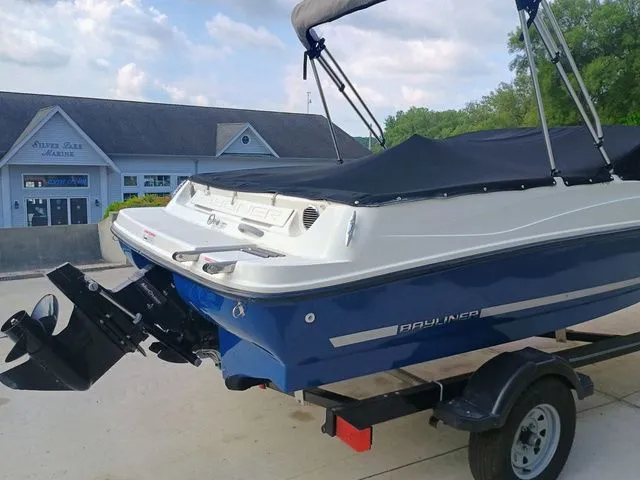 Slide: The Image of Bayliner 175 Bowrider 2016 - 6
