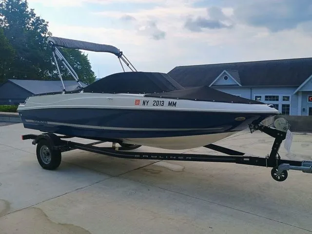 Slide: The Image of Bayliner 175 Bowrider 2016 - 7