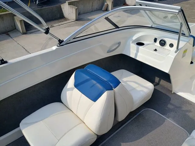 Slide: The Image of Bayliner 175 Bowrider 2016 - 9