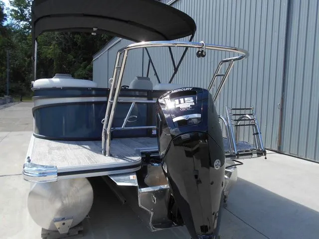 Slide: The Image of Crest Conquest 210 SLC 2026 - 4