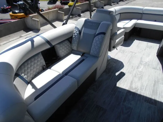 Slide: The Image of Crest Conquest 210 SLC 2026 - 7