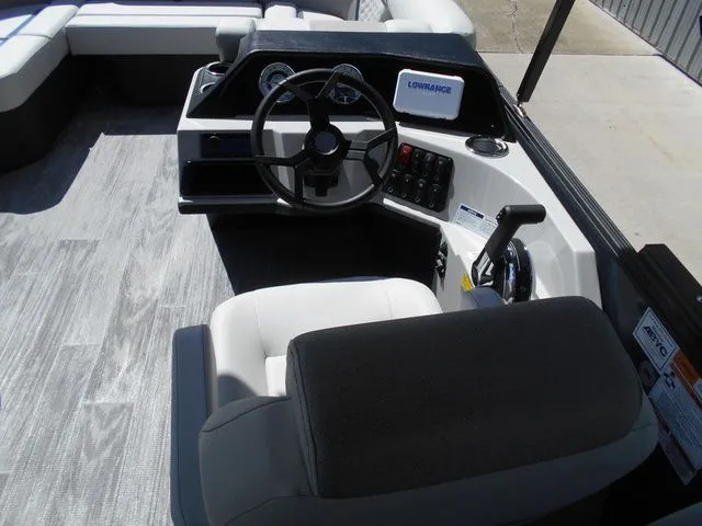 Slide: The Image of Crest Conquest 210 SLC 2026 - 9