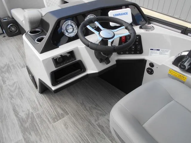 Slide: The Image of Crest Conquest 230 SLC 2026 - 11