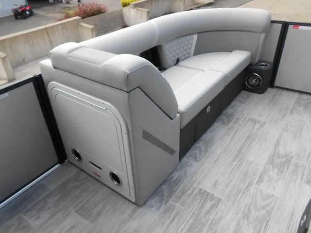 Slide: The Image of Crest Conquest 230 SLC 2026 - 12