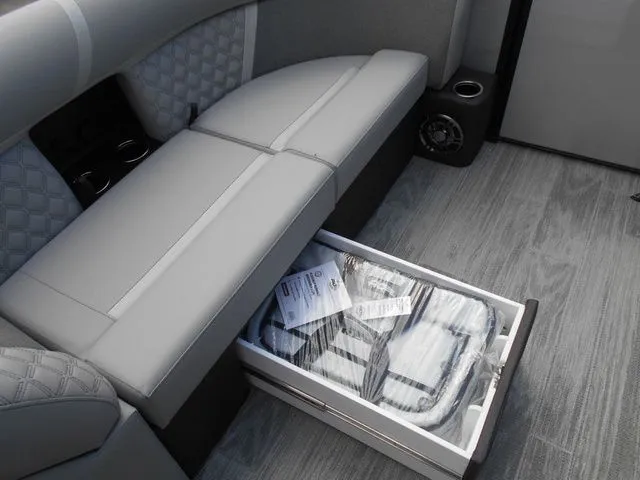 Slide: The Image of Crest Conquest 230 SLC 2026 - 15