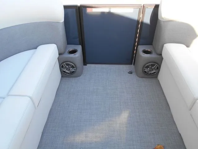 Slide: The Image of Crest Conquest SE 200 Cruise 2026 - 14