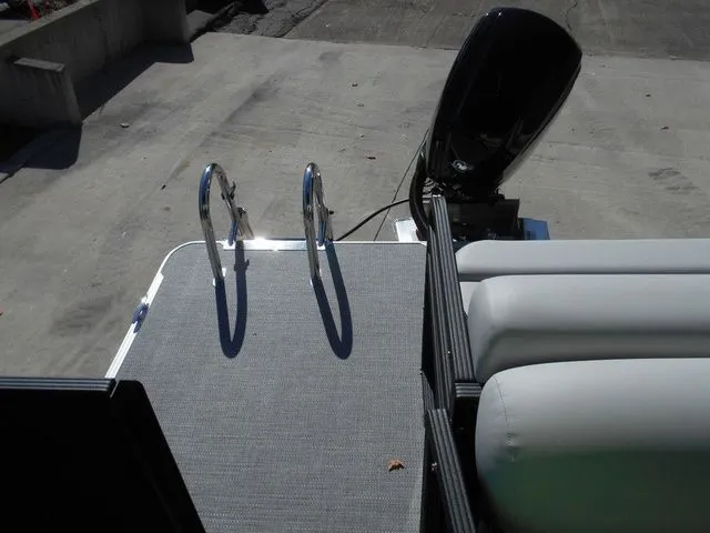 Slide: The Image of Crest Conquest SE 200 Cruise 2026 - 17