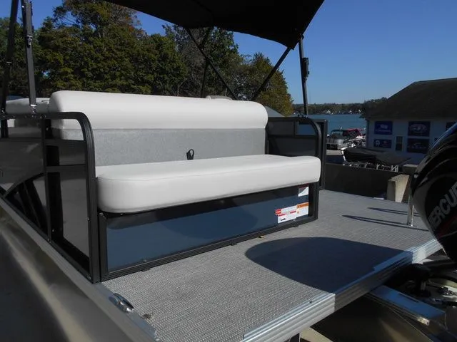 Slide: The Image of Crest Conquest SE 200 Cruise 2026 - 19