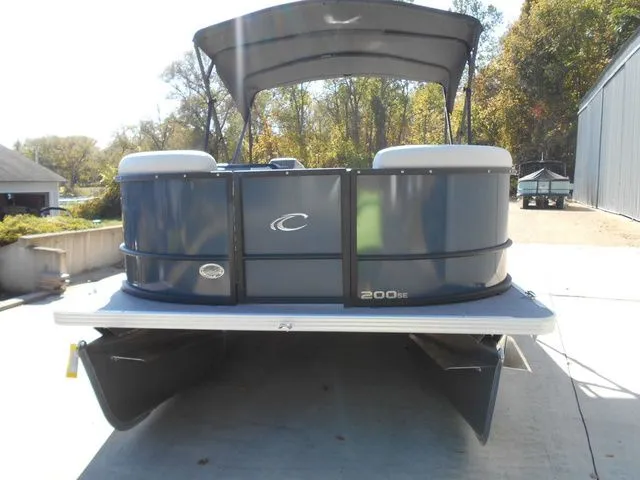 Slide: The Image of Crest Conquest SE 200 Cruise 2026 - 4