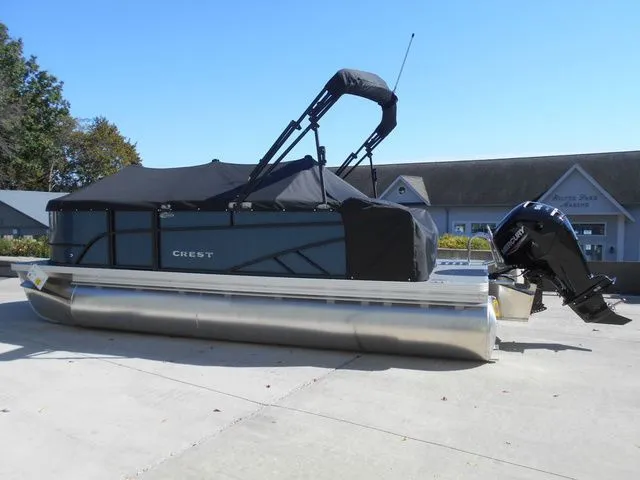 Slide: The Image of Crest Conquest SE 200 Cruise 2026 - 5