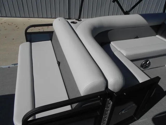 Slide: The Image of Crest Conquest SE 200 Cruise 2026 - 8